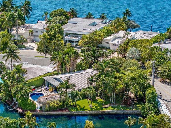 7975 Biscayne Point Cir, Miami Beach FL 33141