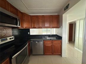 3396 Foxcroft Rd 305, Miramar FL 33025