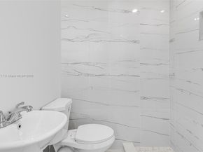 1124 Yale Dr, Hollywood FL 33021