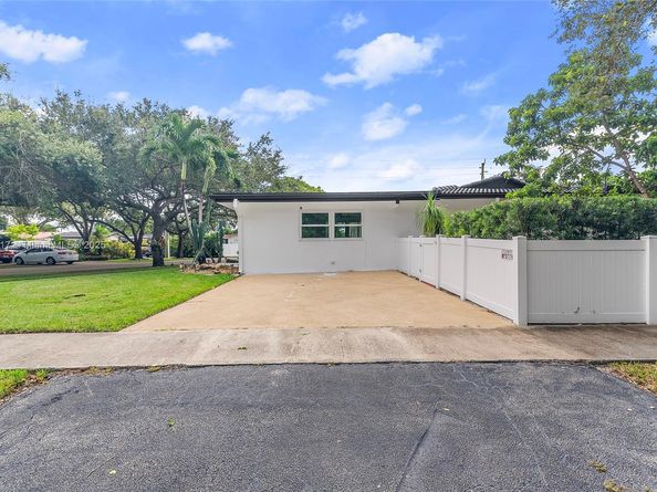 1124 Yale Dr, Hollywood FL 33021