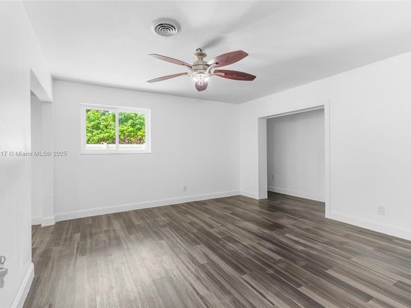 1124 Yale Dr, Hollywood FL 33021