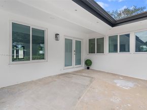 1124 Yale Dr, Hollywood FL 33021
