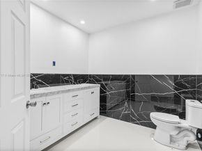 1124 Yale Dr, Hollywood FL 33021