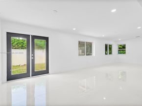 1124 Yale Dr, Hollywood FL 33021