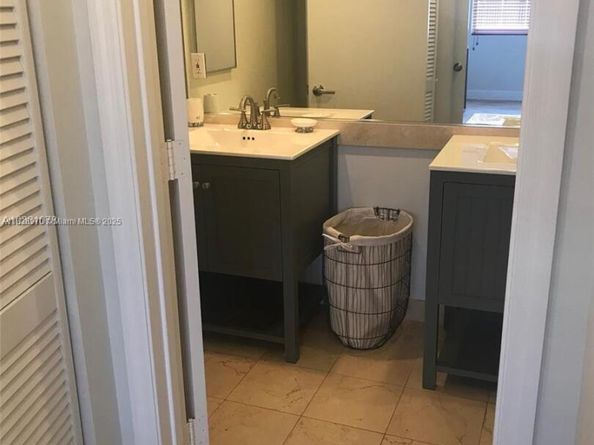 Undisclosed Address #A11836970, Miami Beach FL 33141
