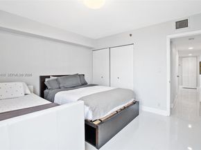 3600 Mystic Pointe Dr 1212, Aventura FL 33180