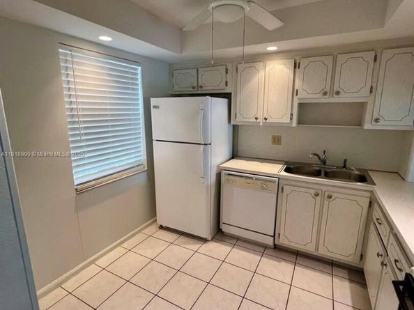 9880 Marina Blvd 1519, Boca Raton FL 33428
