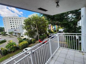 11309 SW 200th St 303C, Miami FL 33157
