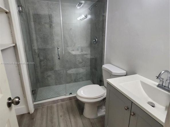 11309 SW 200th St 303C, Miami FL 33157