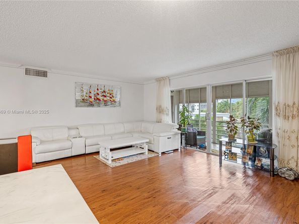 1425 Atlantic Shores Blvd 409, Hallandale Beach FL 33009