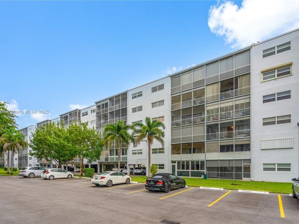 1425 Atlantic Shores Blvd 409, Hallandale Beach FL 33009