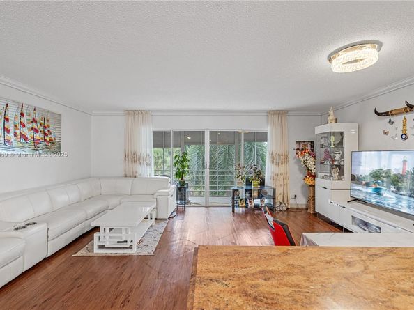 1425 Atlantic Shores Blvd 409, Hallandale Beach FL 33009