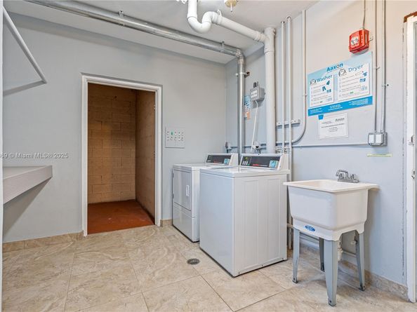 1425 Atlantic Shores Blvd 409, Hallandale Beach FL 33009