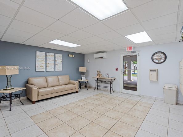 1425 Atlantic Shores Blvd 409, Hallandale Beach FL 33009