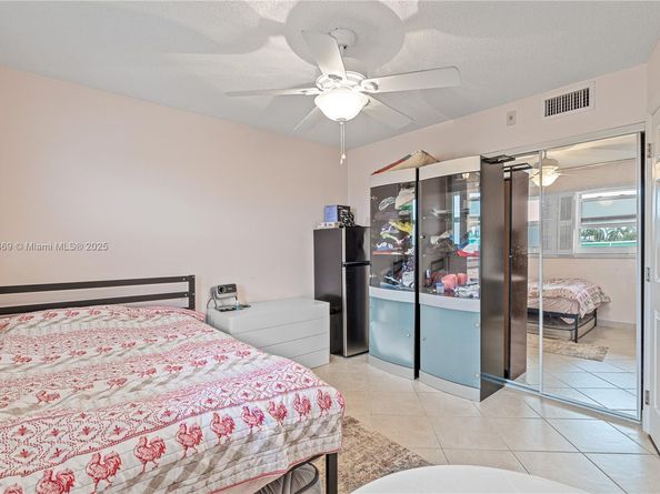 1425 Atlantic Shores Blvd 409, Hallandale Beach FL 33009