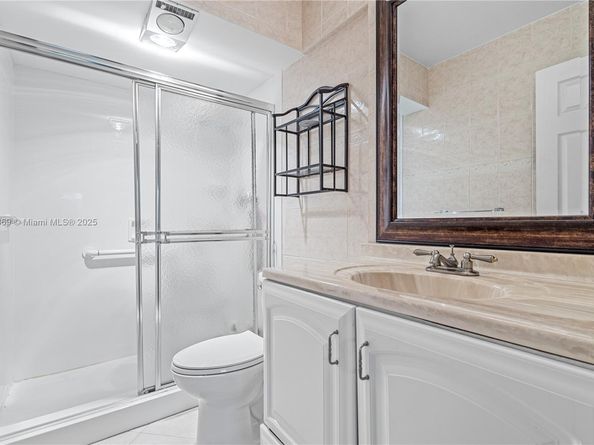 1425 Atlantic Shores Blvd 409, Hallandale Beach FL 33009