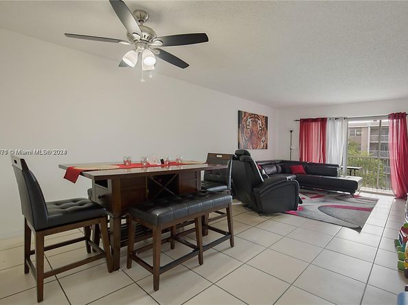 1100 NW 87th Ave 403, Coral Springs FL 33071
