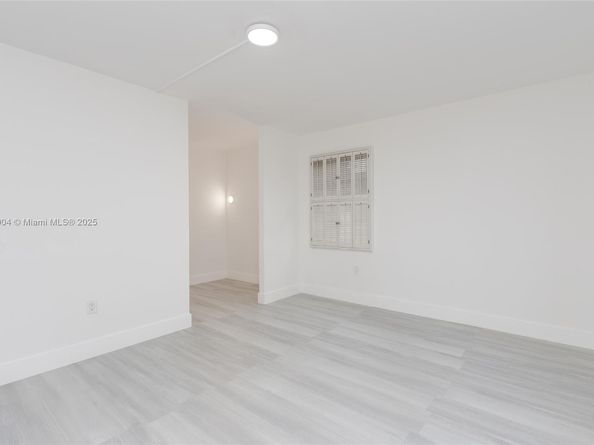 3600 NE 170th St D112, North Miami Beach FL 33160