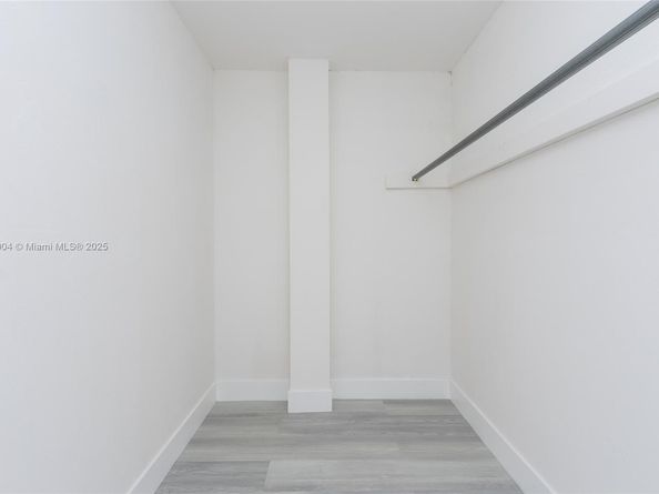 3600 NE 170th St D112, North Miami Beach FL 33160