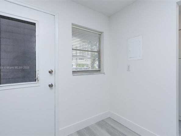 3600 NE 170th St D112, North Miami Beach FL 33160