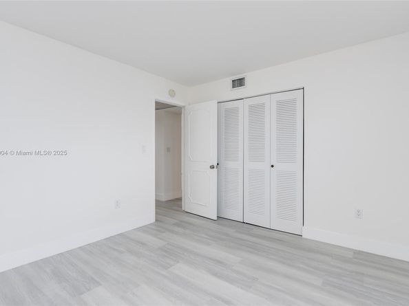 3600 NE 170th St D112, North Miami Beach FL 33160