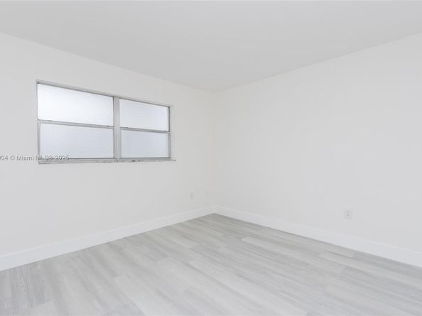 3600 NE 170th St D112, North Miami Beach FL 33160