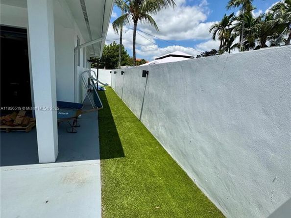 520 N 26th Ave, Hollywood FL 33020