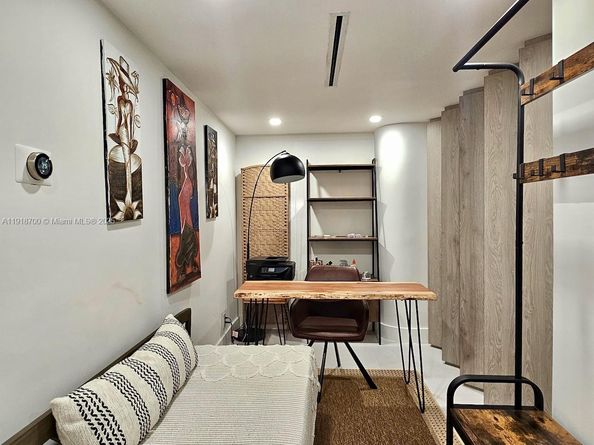 900 Bay Dr 524, Miami Beach FL 33141