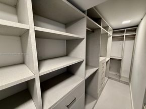 900 Bay Dr 524, Miami Beach FL 33141