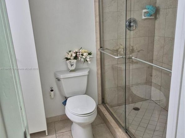 4001 Hillcrest Dr 705, Hollywood FL 33021