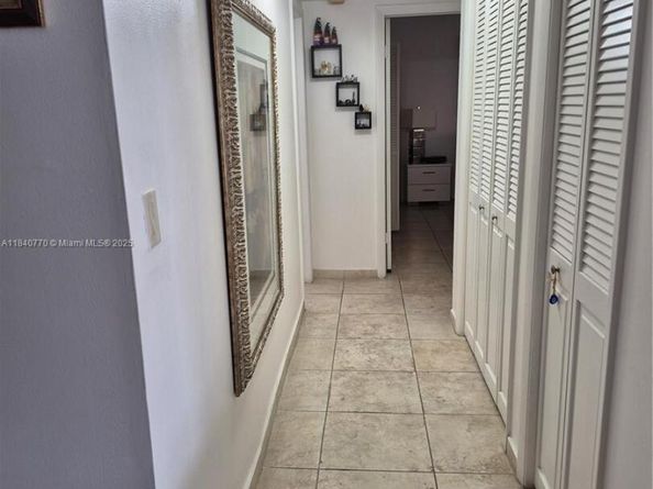 4001 Hillcrest Dr 705, Hollywood FL 33021