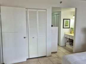 4001 Hillcrest Dr 705, Hollywood FL 33021