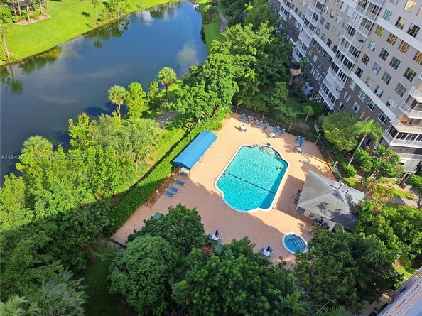 4001 Hillcrest Dr 705, Hollywood FL 33021