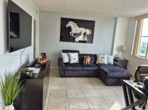 4001 Hillcrest Dr 705, Hollywood FL 33021