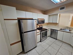 8701 Wiles Rd 305, Coral Springs FL 33067