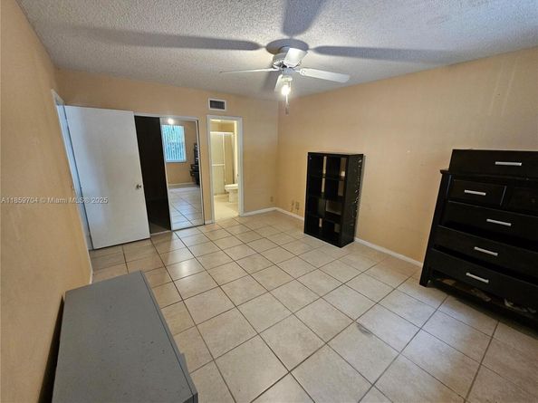 8701 Wiles Rd 305, Coral Springs FL 33067