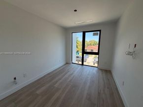 2800 SW 38th Ct, Miami FL 33134