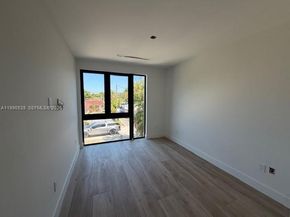 2800 SW 38th Ct, Miami FL 33134