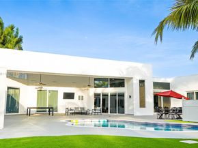 290 NW 125th Ave, Miami FL 33182