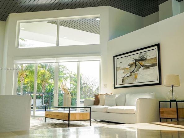 290 NW 125th Ave, Miami FL 33182