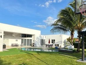 290 NW 125th Ave, Miami FL 33182