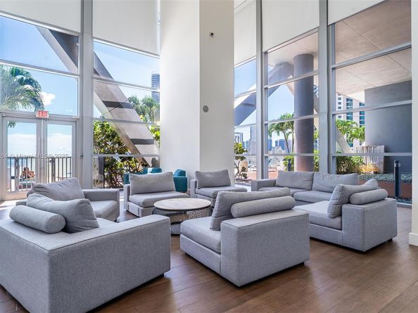 888 Biscayne Blvd 1210, Miami FL 33132