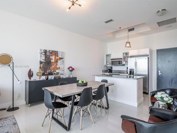 888 Biscayne Blvd 1210, Miami FL 33132