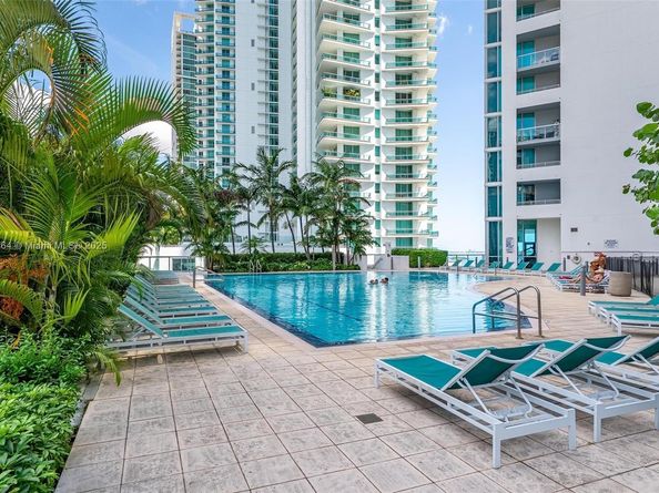 888 Biscayne Blvd 1210, Miami FL 33132