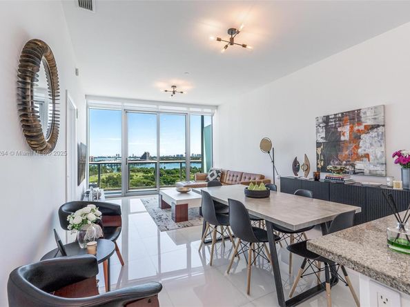 888 Biscayne Blvd 1210, Miami FL 33132