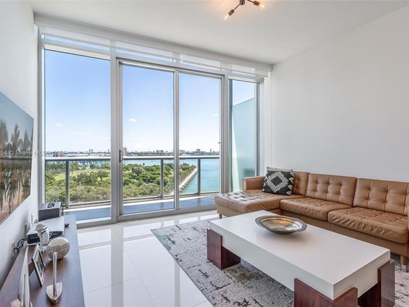 888 Biscayne Blvd 1210, Miami FL 33132