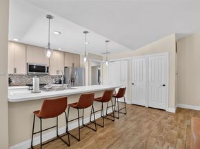 102 Sun Terrace Ct, Palm Beach Gardens FL 33403