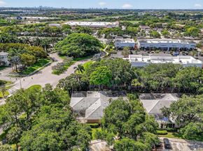102 Sun Terrace Ct, Palm Beach Gardens FL 33403