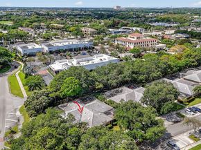 102 Sun Terrace Ct, Palm Beach Gardens FL 33403
