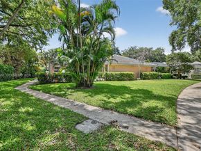 102 Sun Terrace Ct, Palm Beach Gardens FL 33403